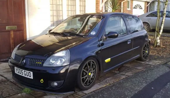clio-yewllow-1.webp