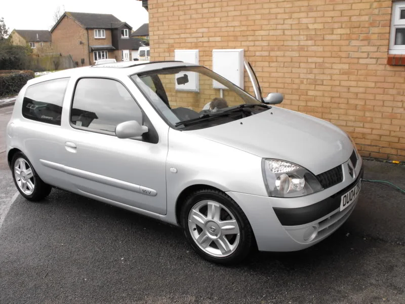 clio001-3.webp