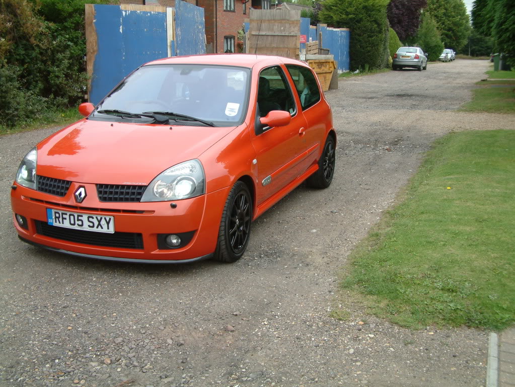 clio001.jpg clio001.jpg