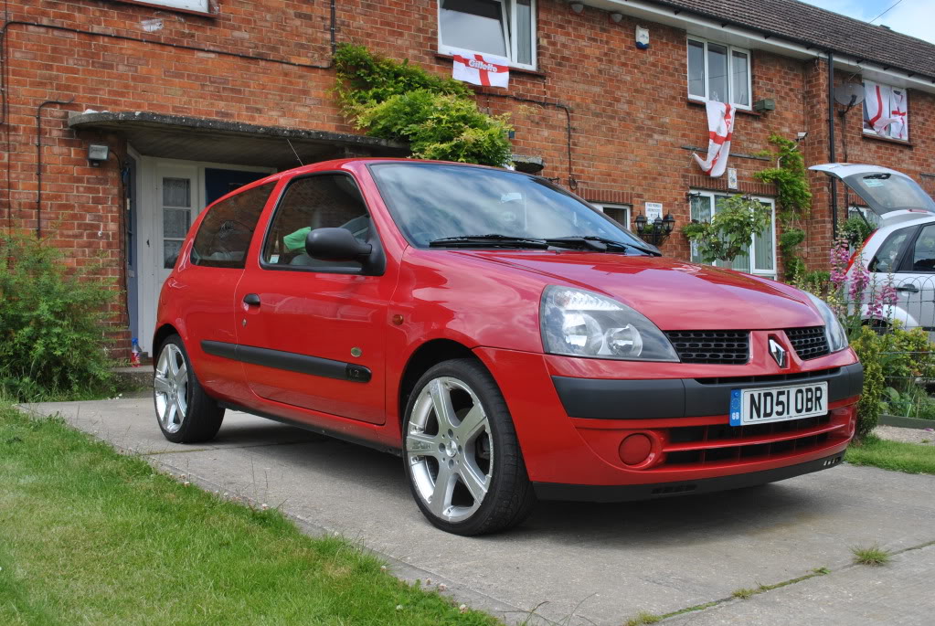 clio001.jpg clio001.jpg