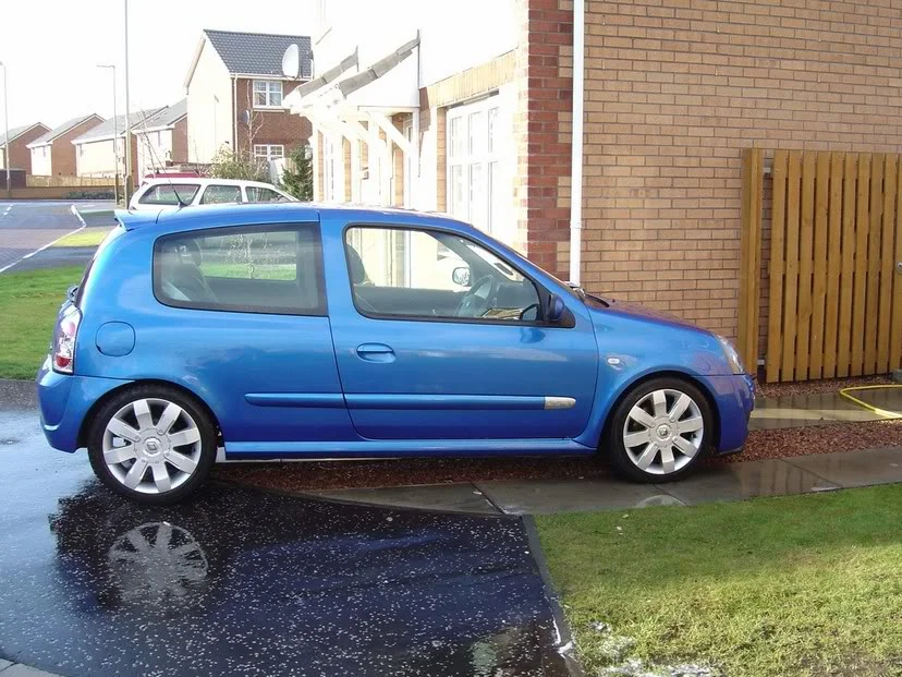 clio001.webp