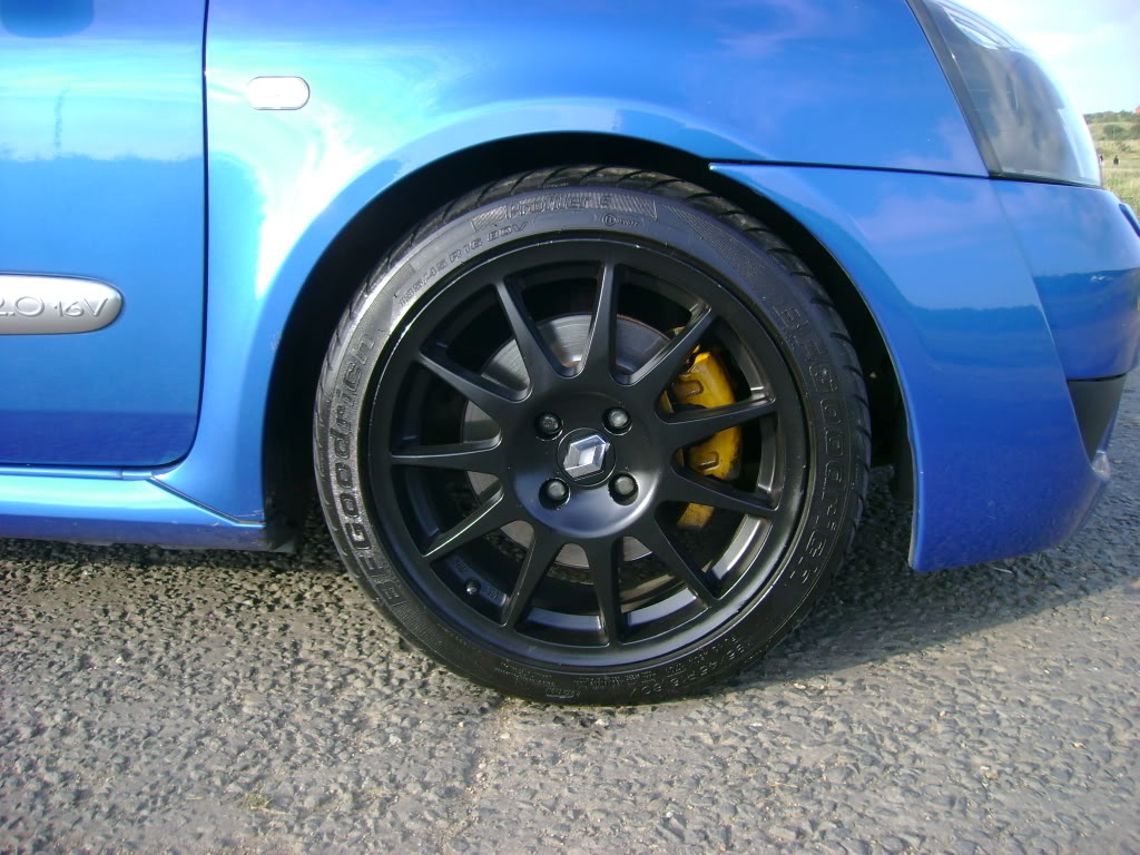 clio002.jpg