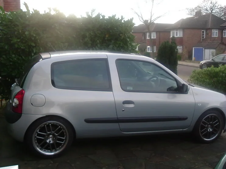 Clio002.webp
