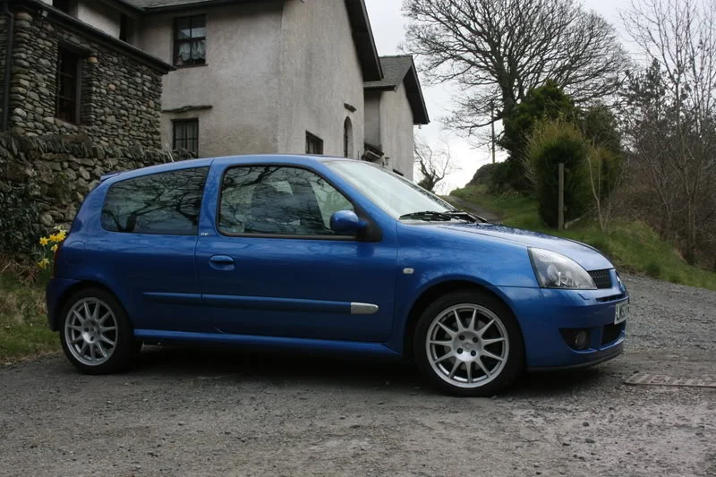 clio002.webp