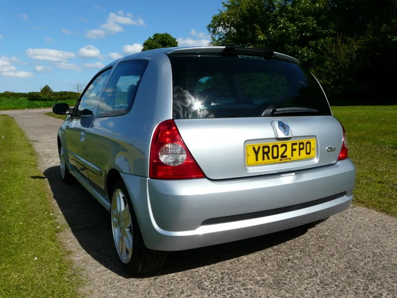 clio002.webp