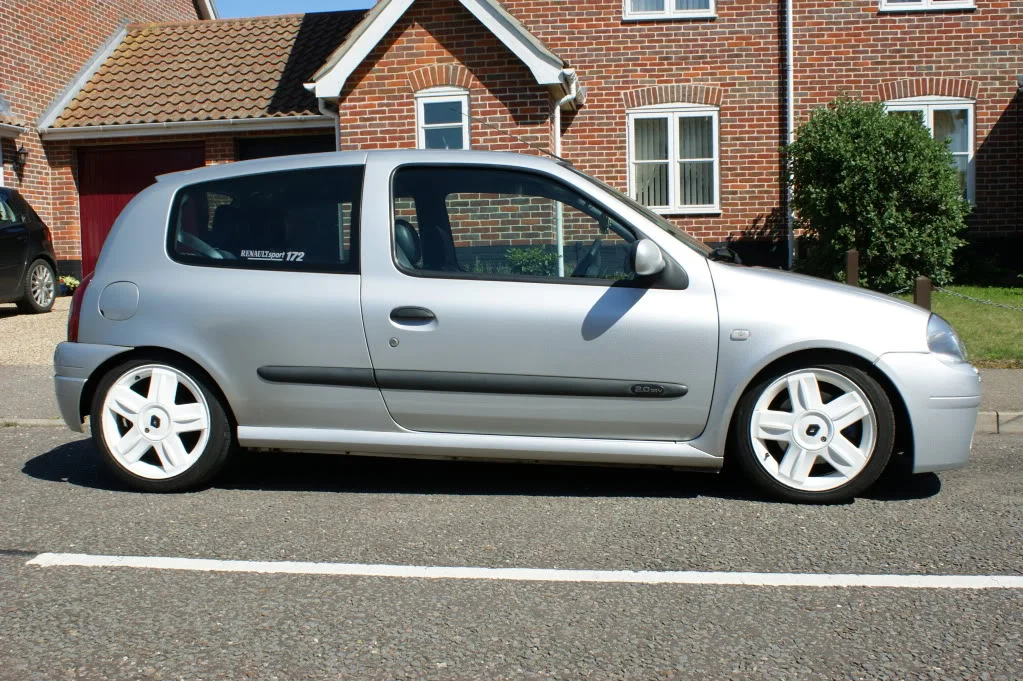 clio002.webp