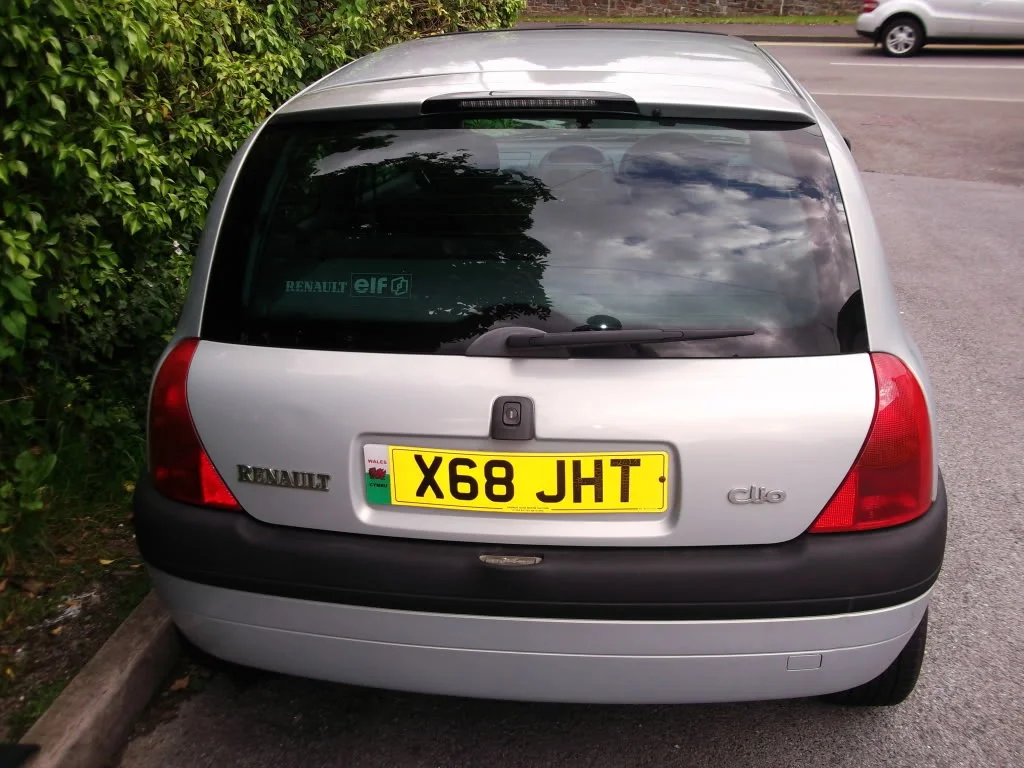 clio002.webp