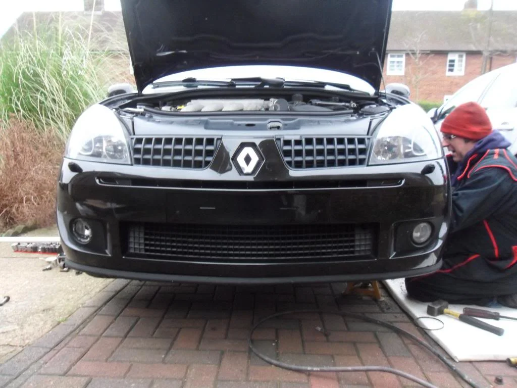 clio002_zpsa67efe0b.webp