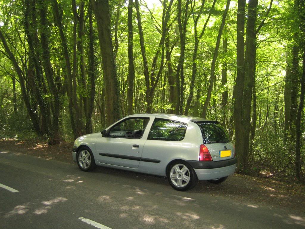 clio003.jpg