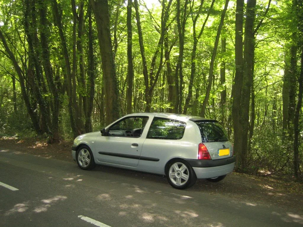clio003.webp