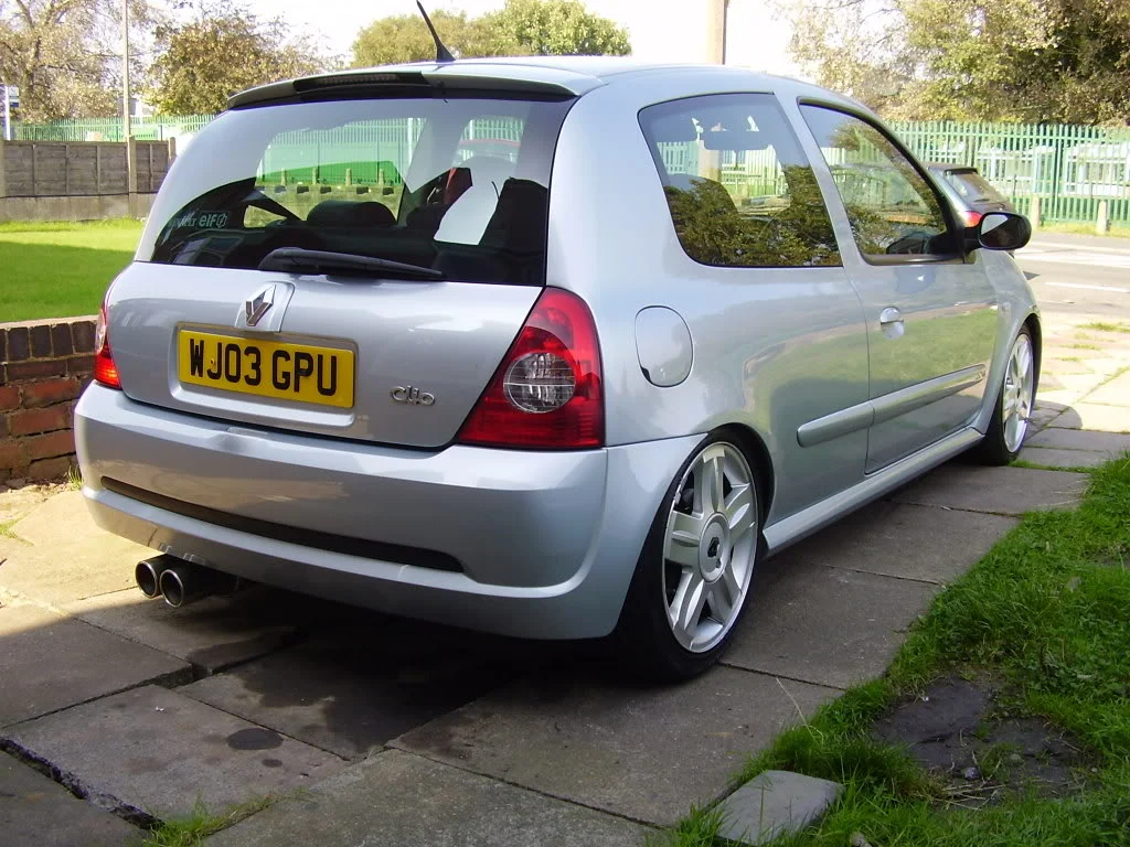 clio003.webp