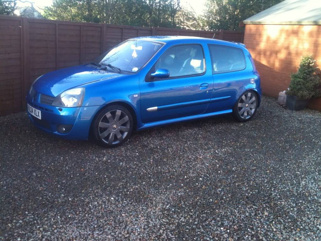 clio004.jpg