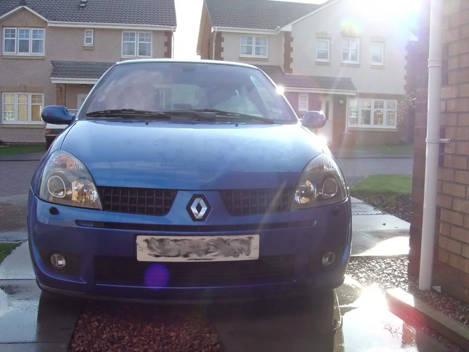 clio004.webp