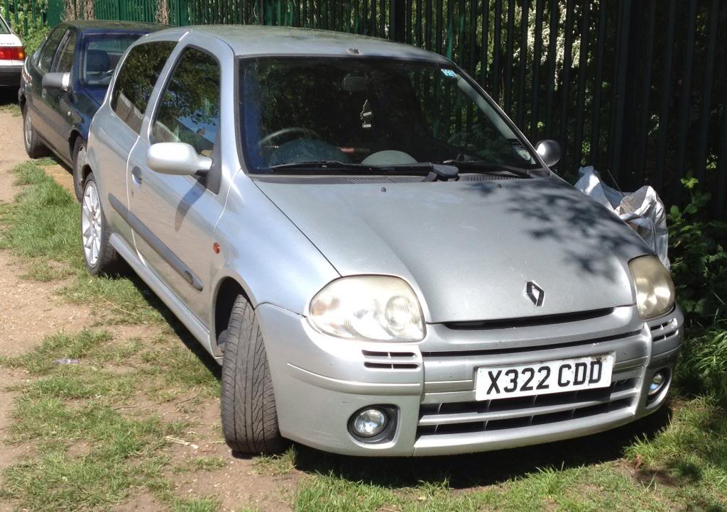 clio004_zpsed333749.jpg