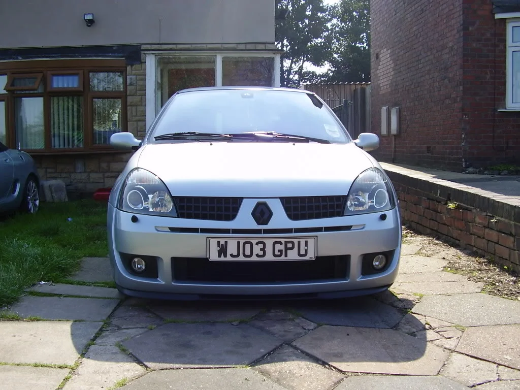clio005.webp
