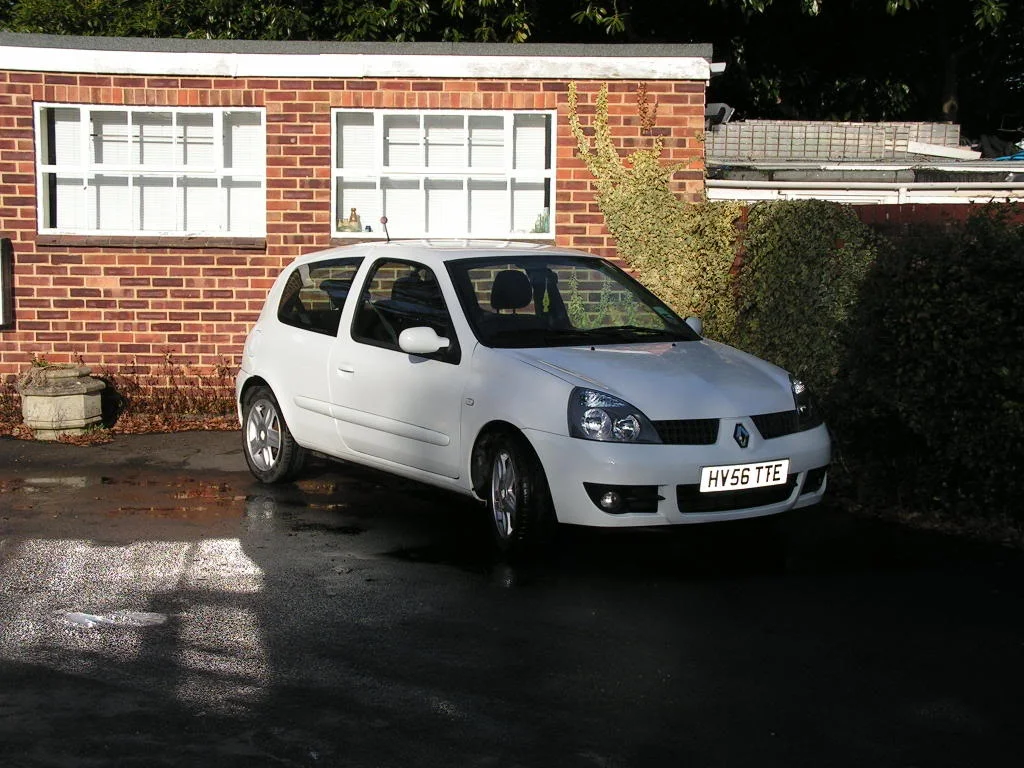 clio005.webp