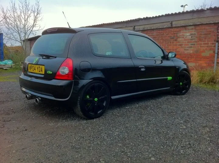 clio005.webp
