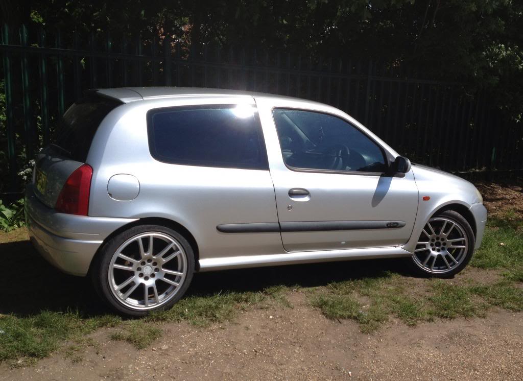 clio005_zps6100d761.jpg