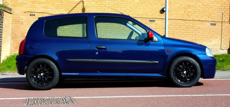 clio006.webp