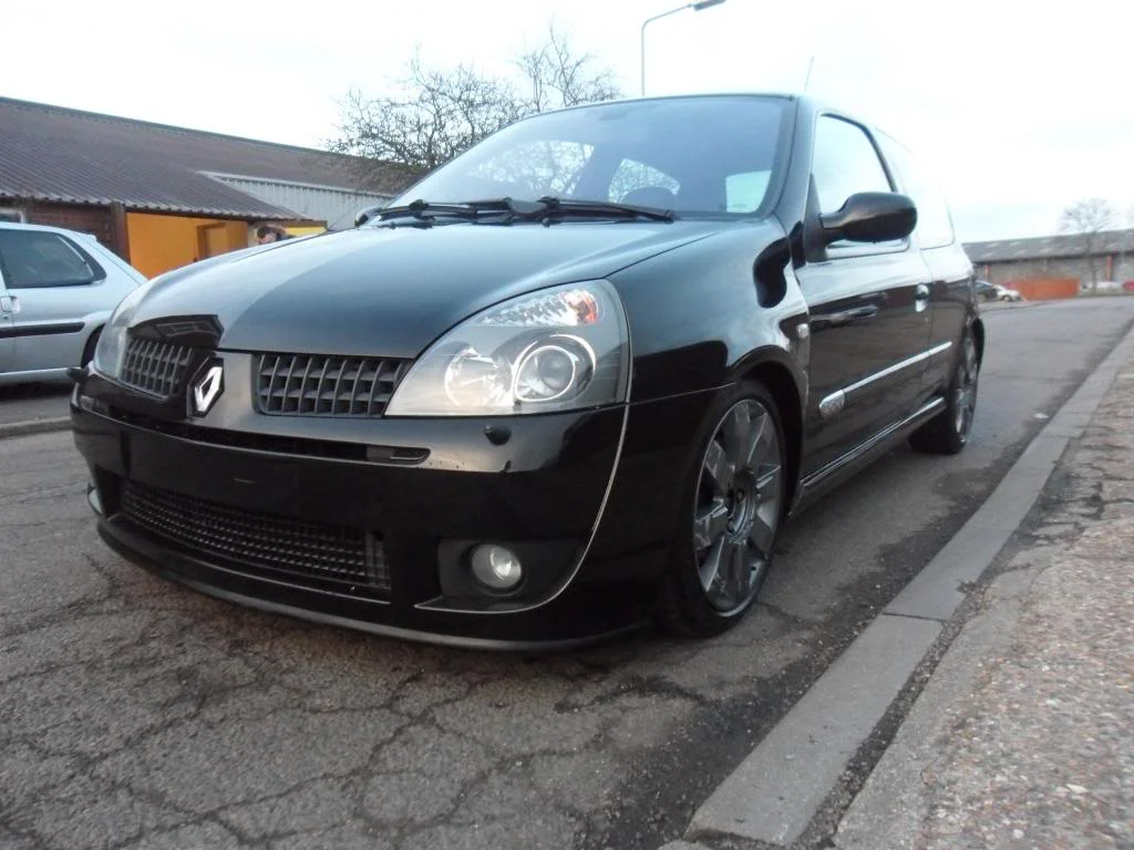 clio007_zps0585ed47.webp