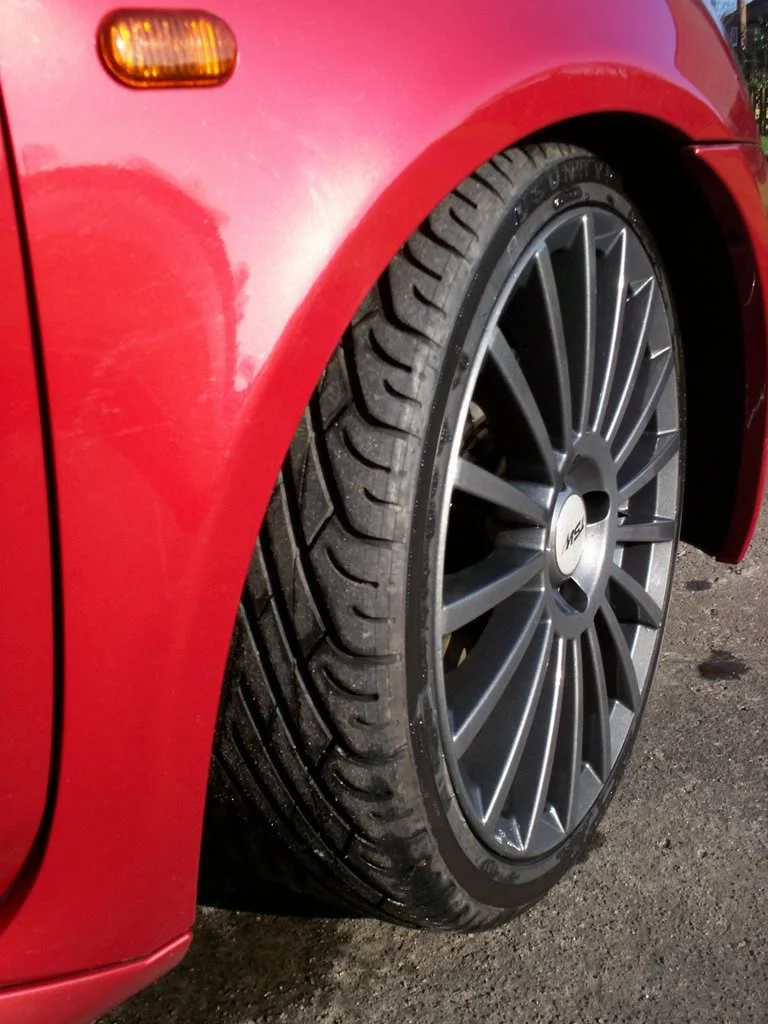 clio008.webp