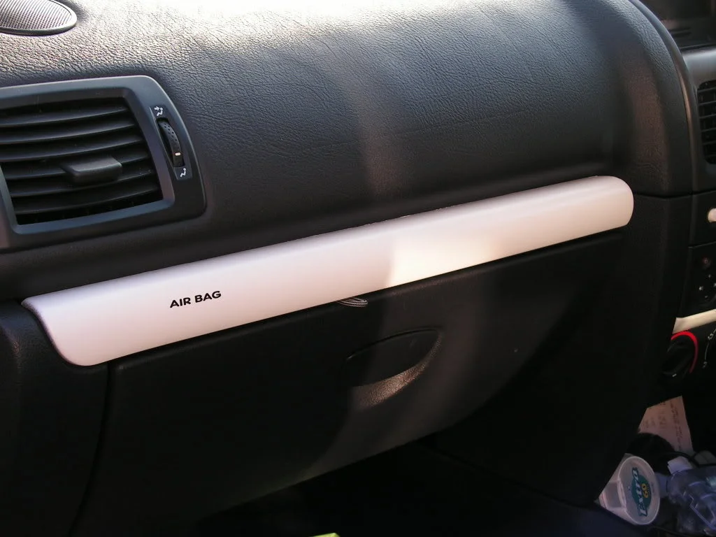 clio008.webp