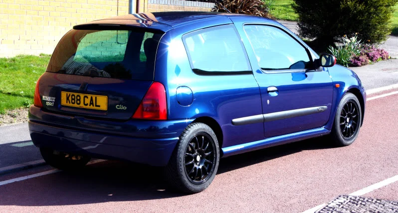 clio008.webp