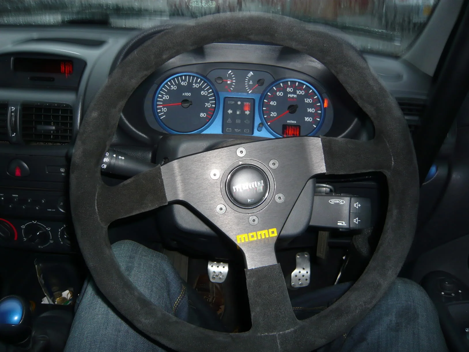 Clio009.webp