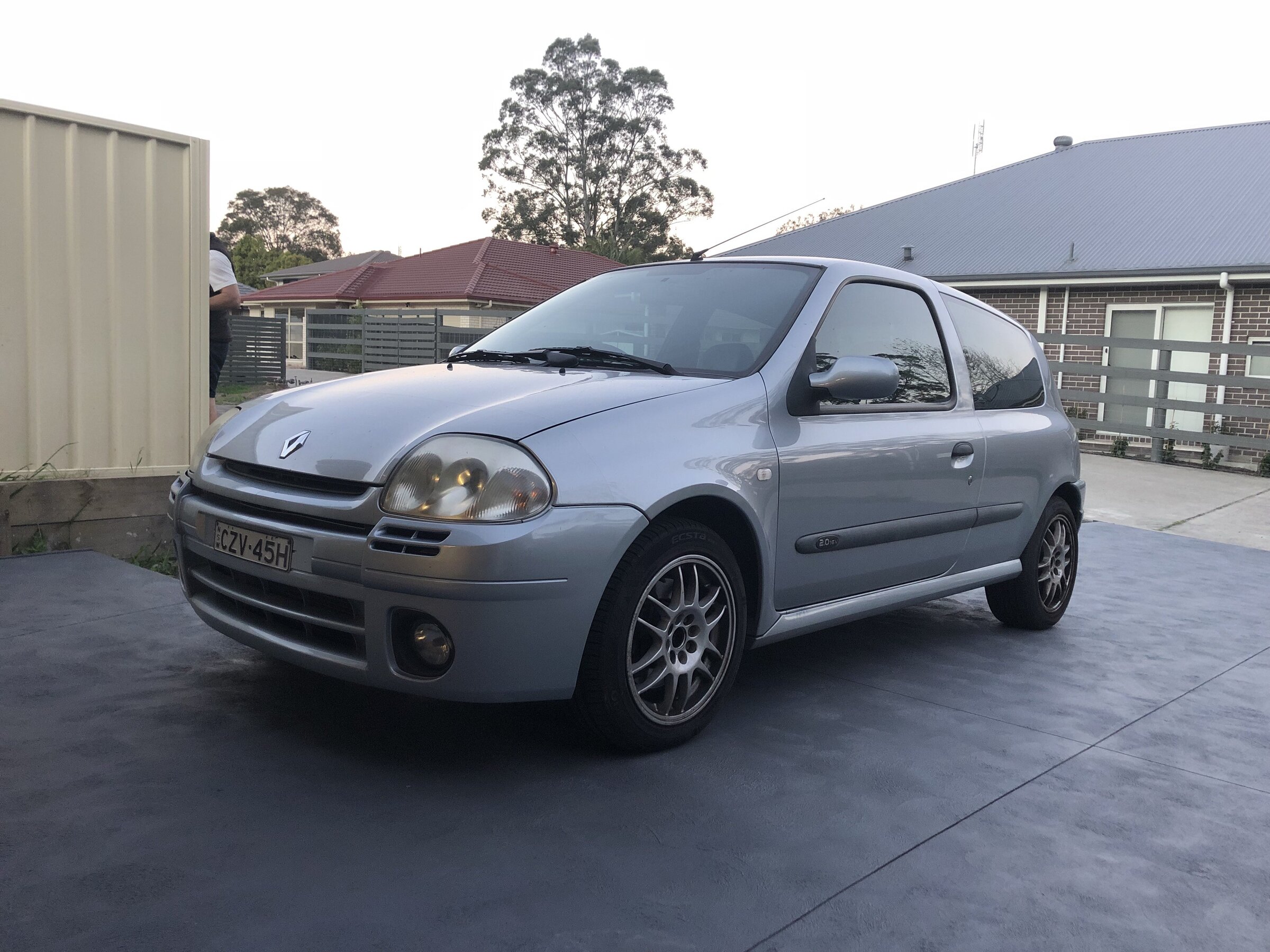 Clio01.jpg