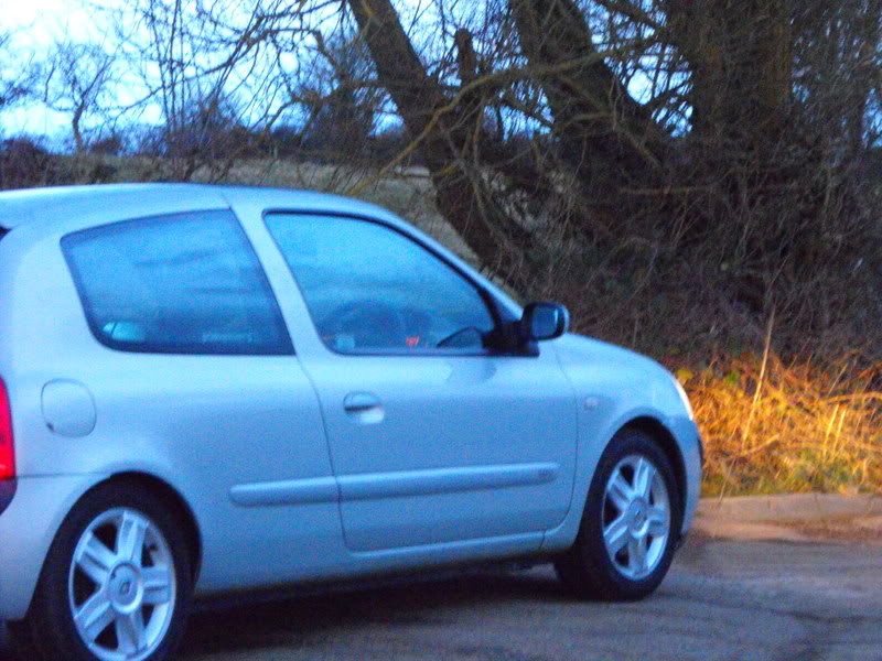 clio012-1.jpg