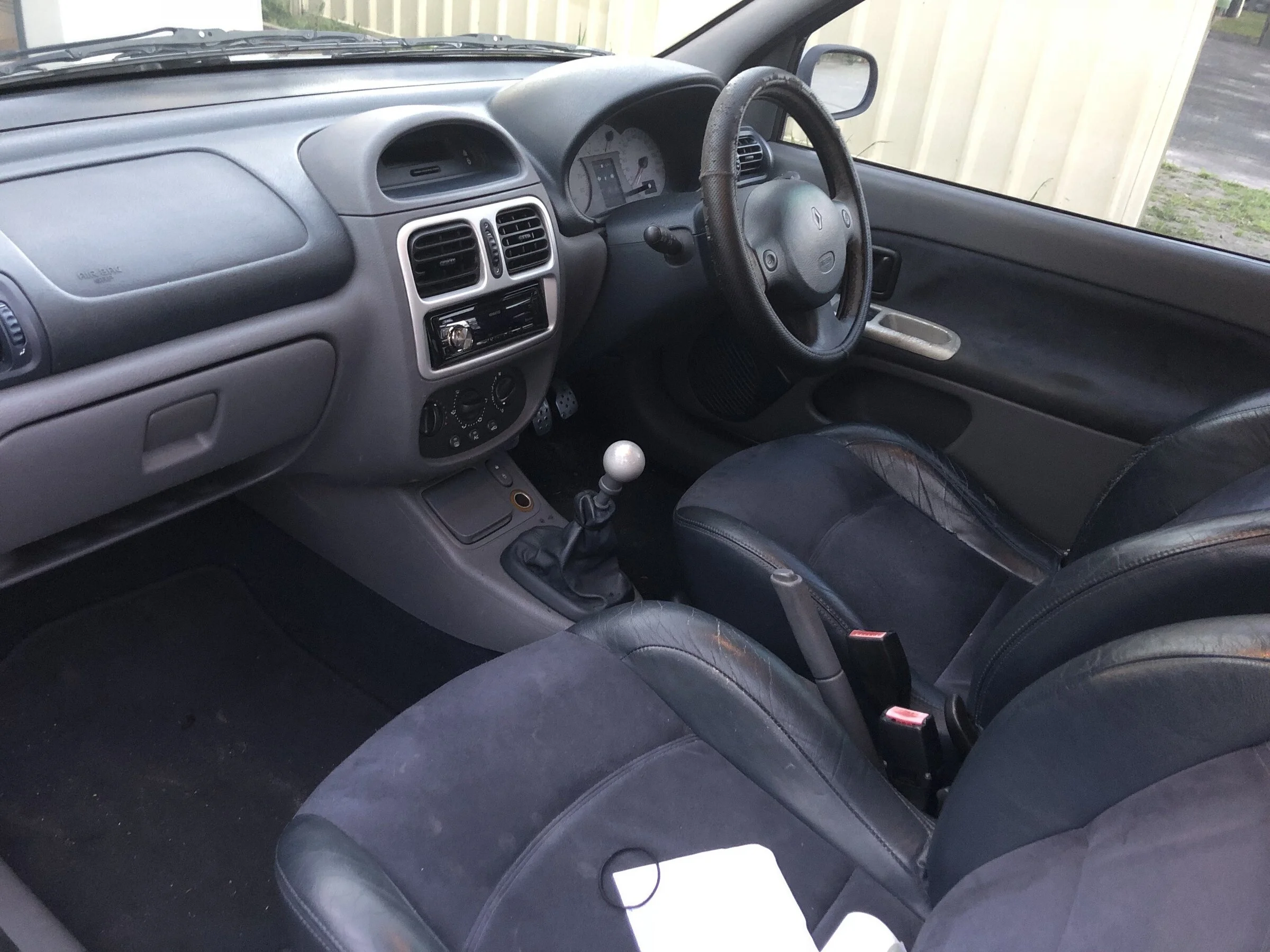 Clio02.webp