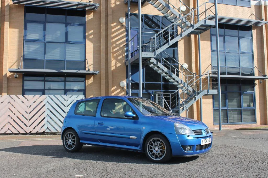 Clio03040_zps879674be.webp
