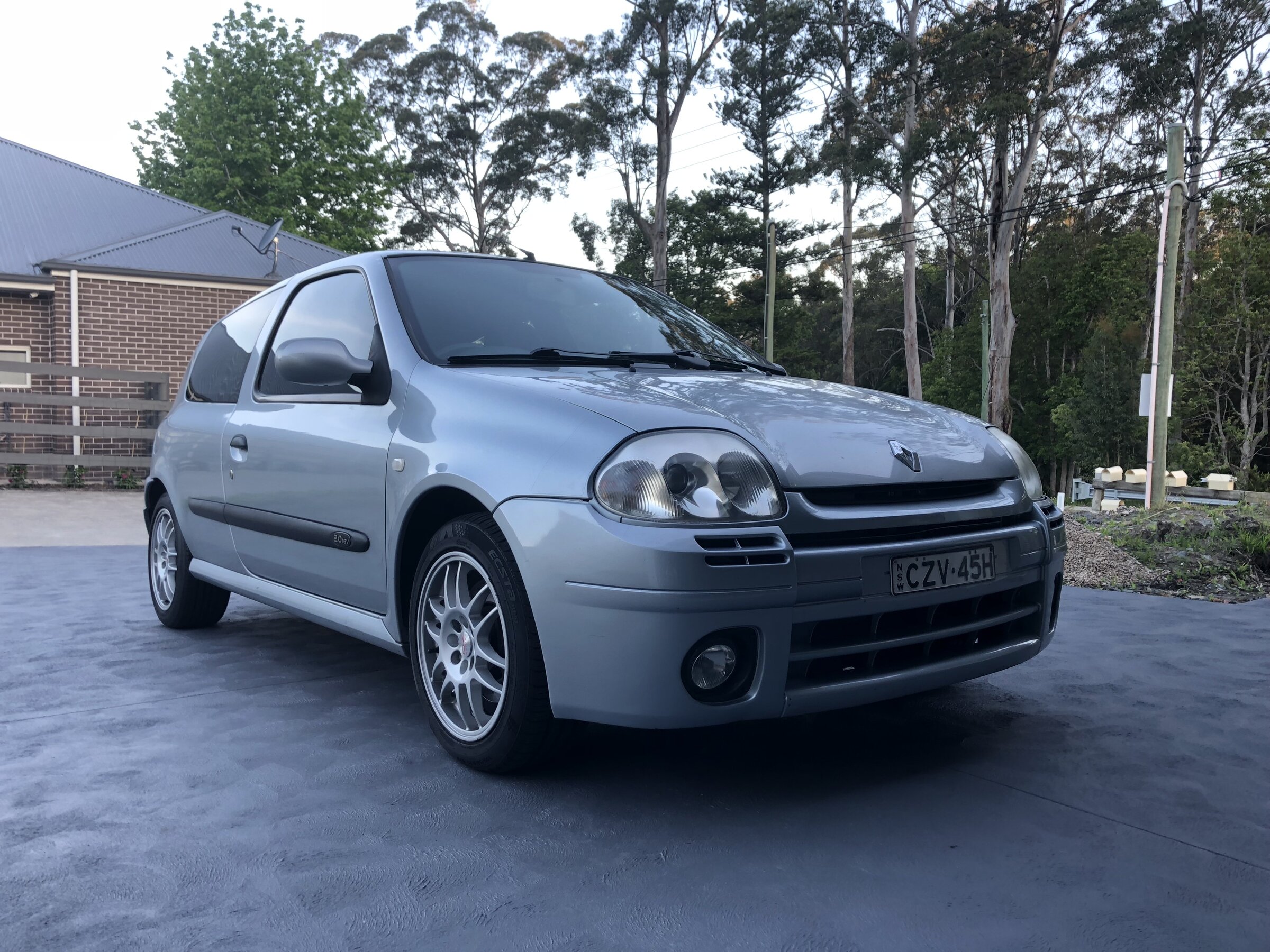 Clio04.jpeg