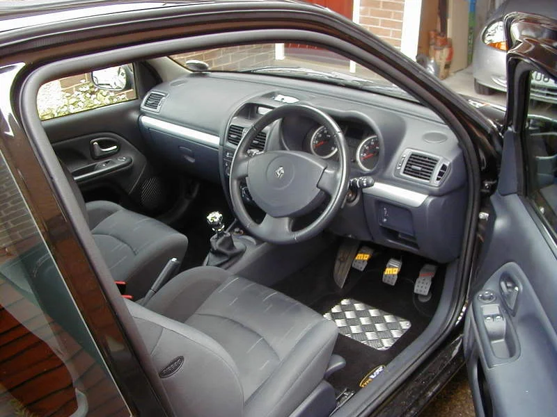 Clio042.webp