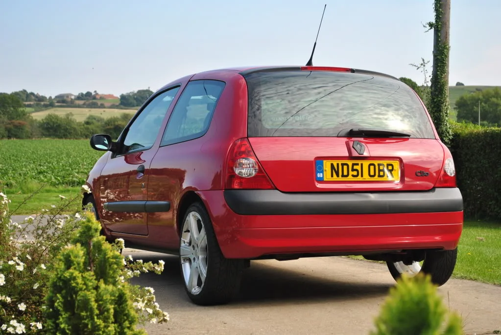 Clio043.webp
