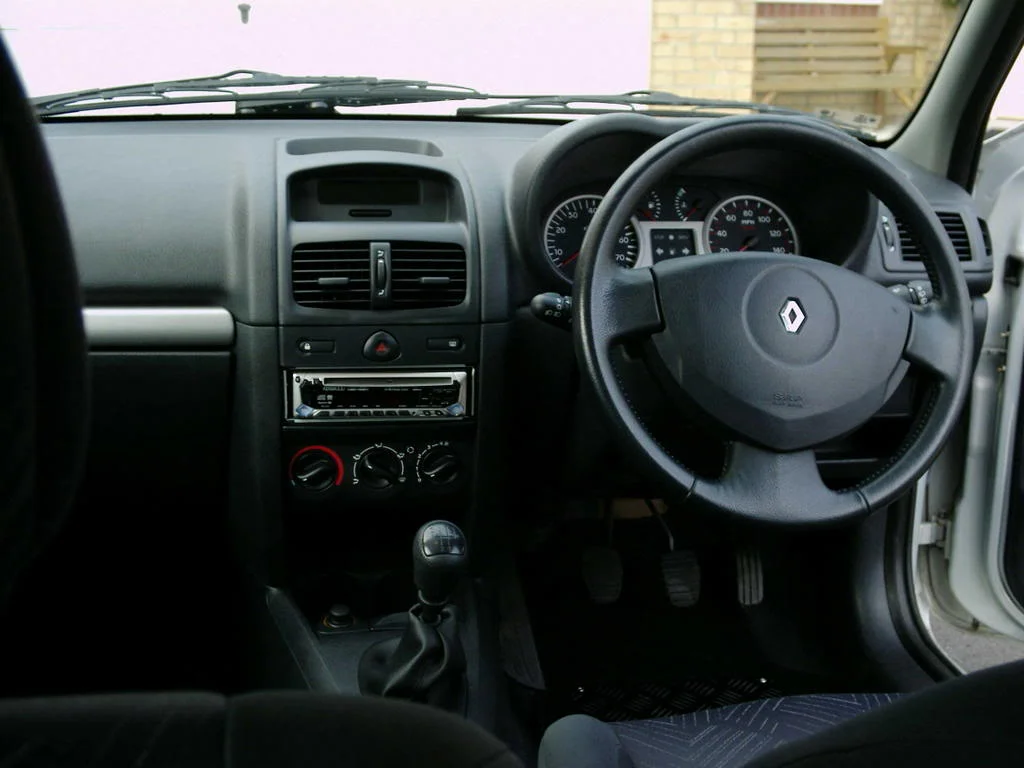 Clio046.webp