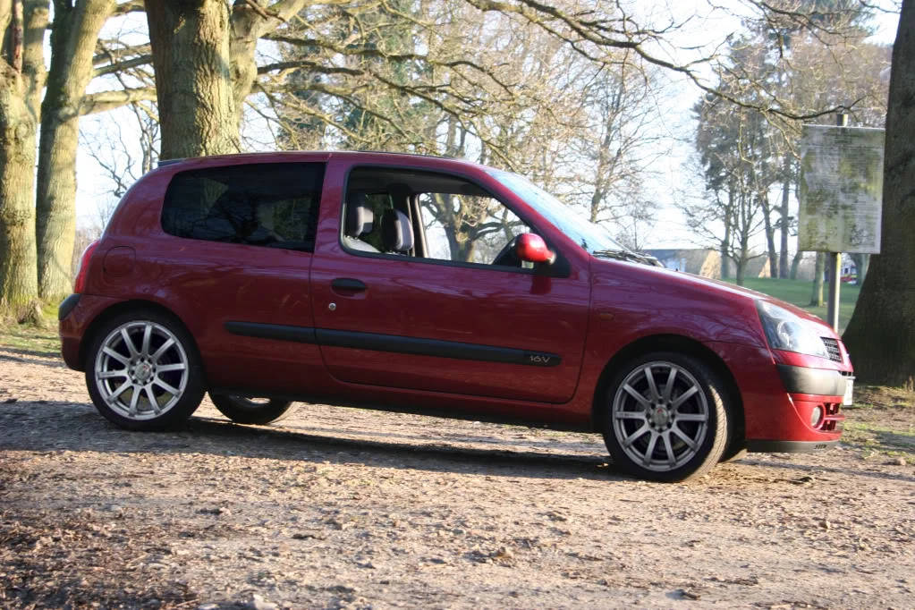 Clio047a.webp