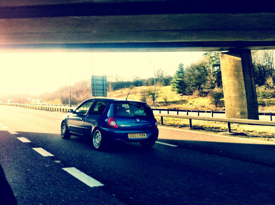 clio1-1_zps0b2b35fe.jpg