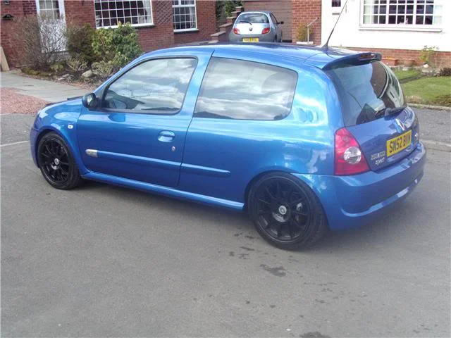 clio15.webp