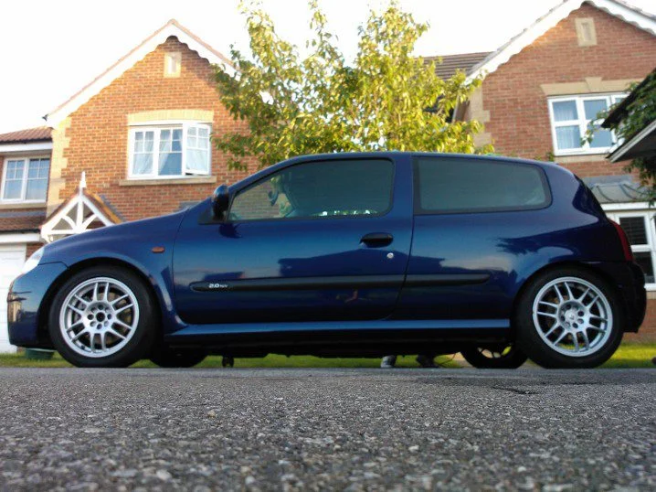 clio16.webp