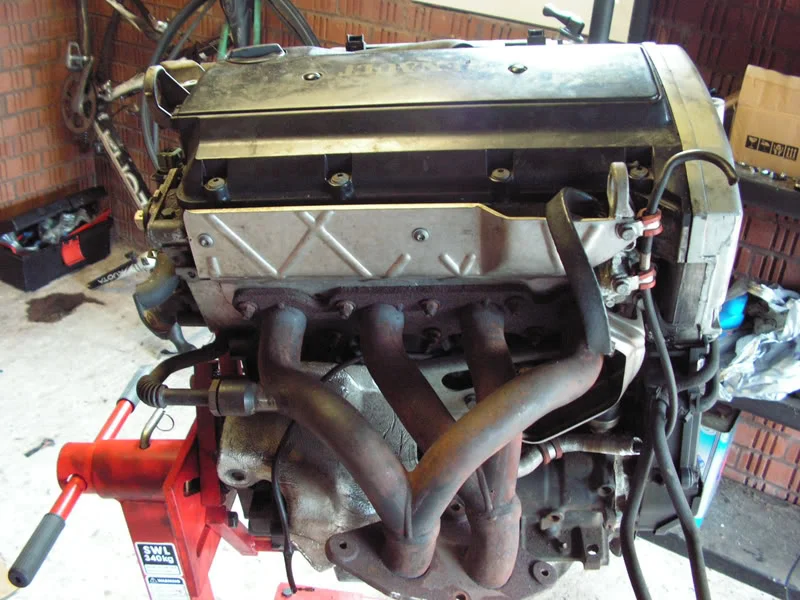 Clio16v_F7RStand.webp