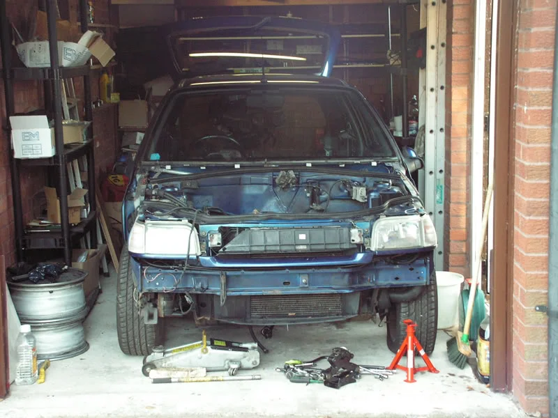 Clio16v_InGarage.webp