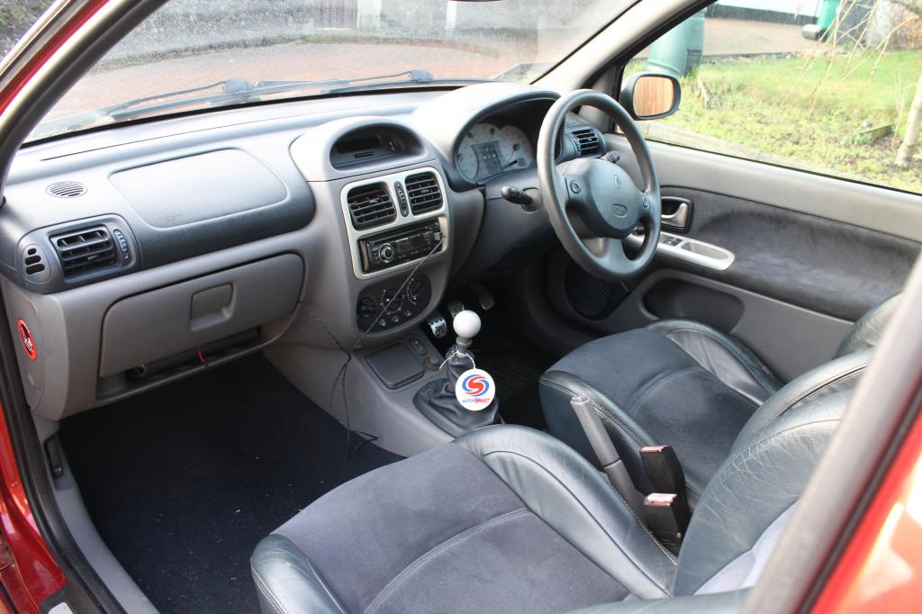 CLIO172-ALFIE-December2014016_zps171ec922.jpg