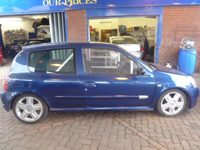 clio172002_zpsd1577c62.webp