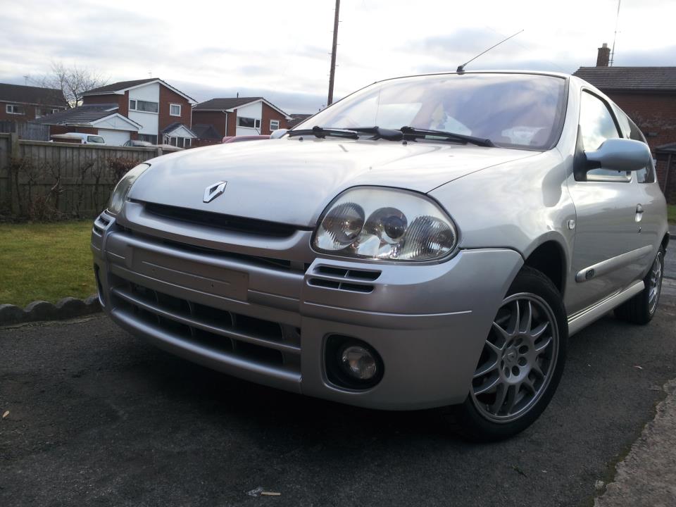 clio172_zpsc06a6889.jpg