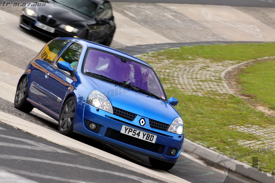 Clio182-2.jpg