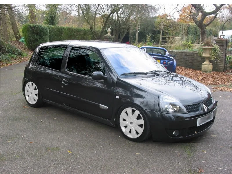 clio182.webp