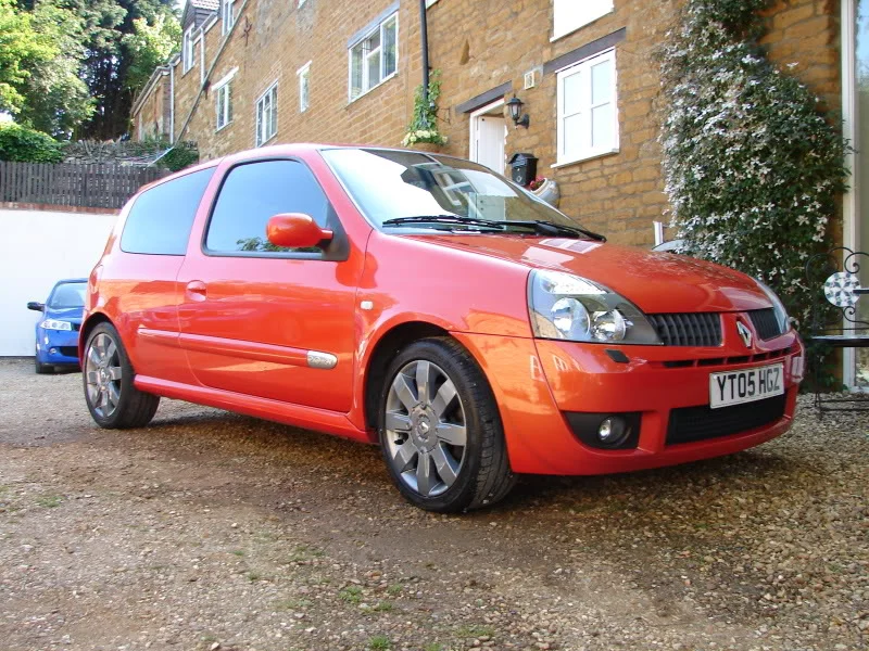clio182003.webp
