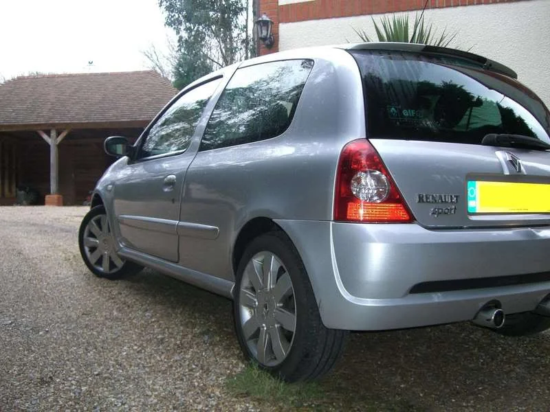 clio182004-1.webp
