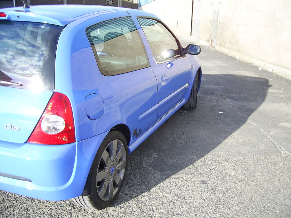 clio182004.jpg